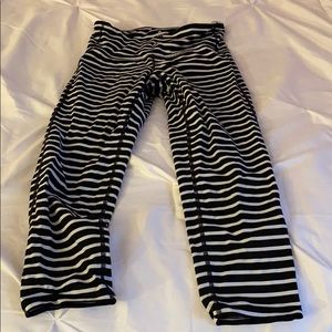 Cropped striped black and white pants